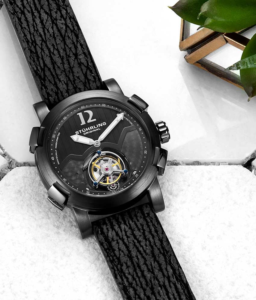 Black Dial / Black Case / Black Band