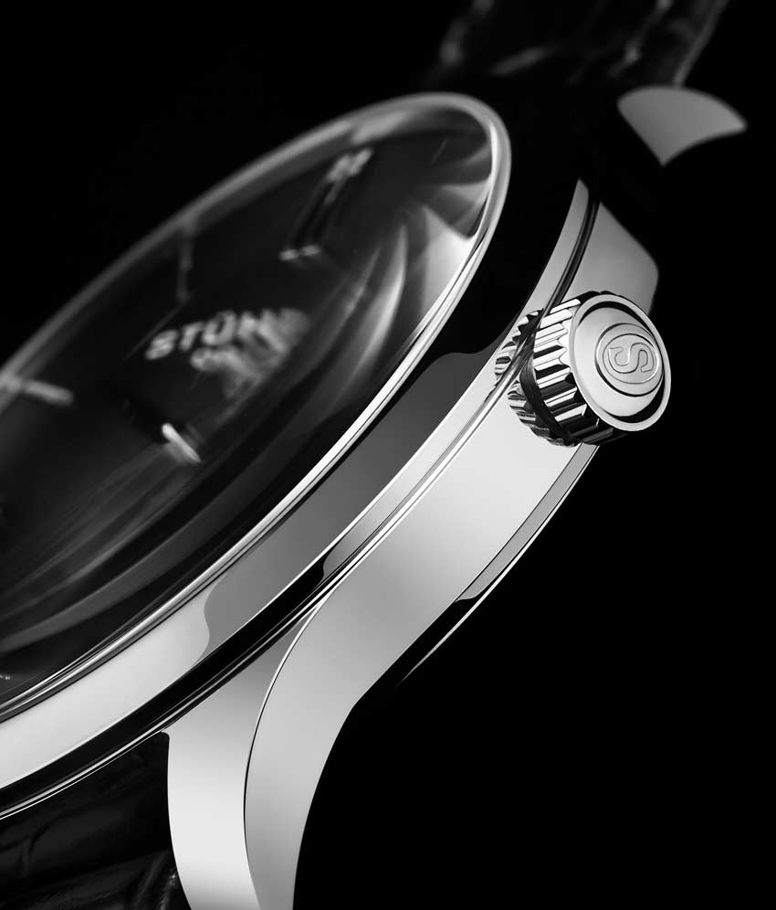 Black Dial / Silver Case / Black Band