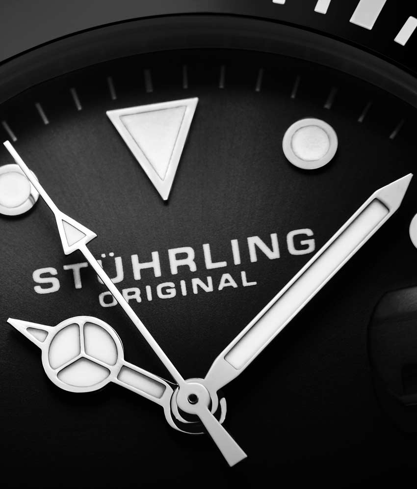 Black Dial / Silver Case / Silver Band