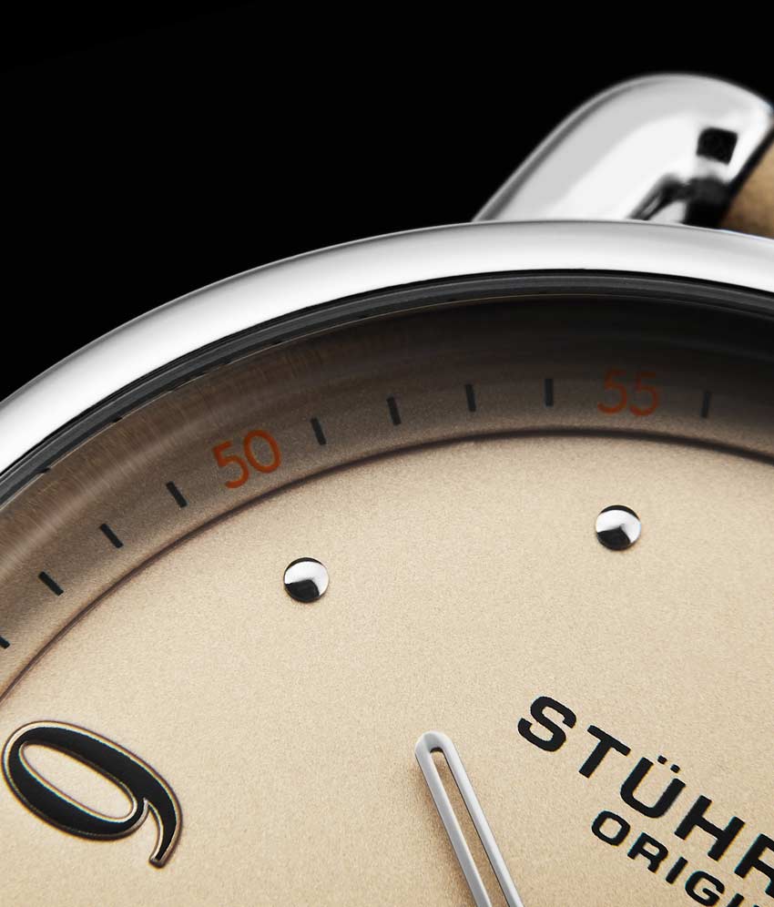 Beige/Silver/Beige