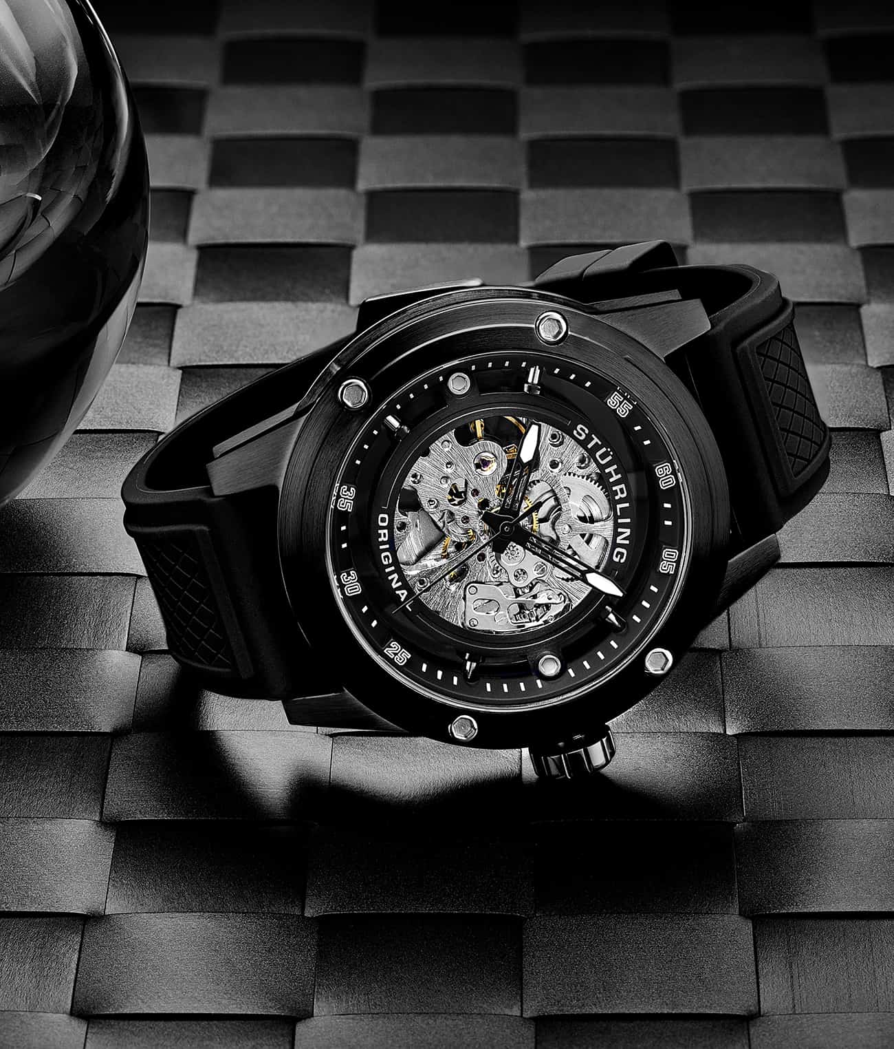 Black Dial / Black Case / Black Band
